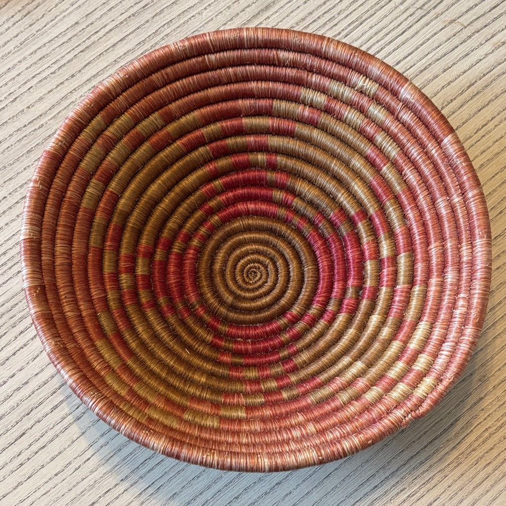 Handwoven 8-1/2" Rwandan‎ "Cyabayaga" Basket